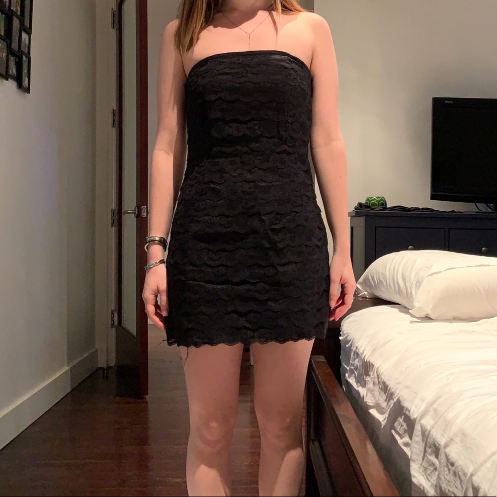 Forever 21 bodycon lace dress